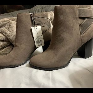 Women’s Size 11 Boots - Brand New with Tag